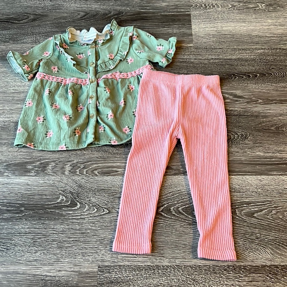 Daisy Fuentes Baby Set